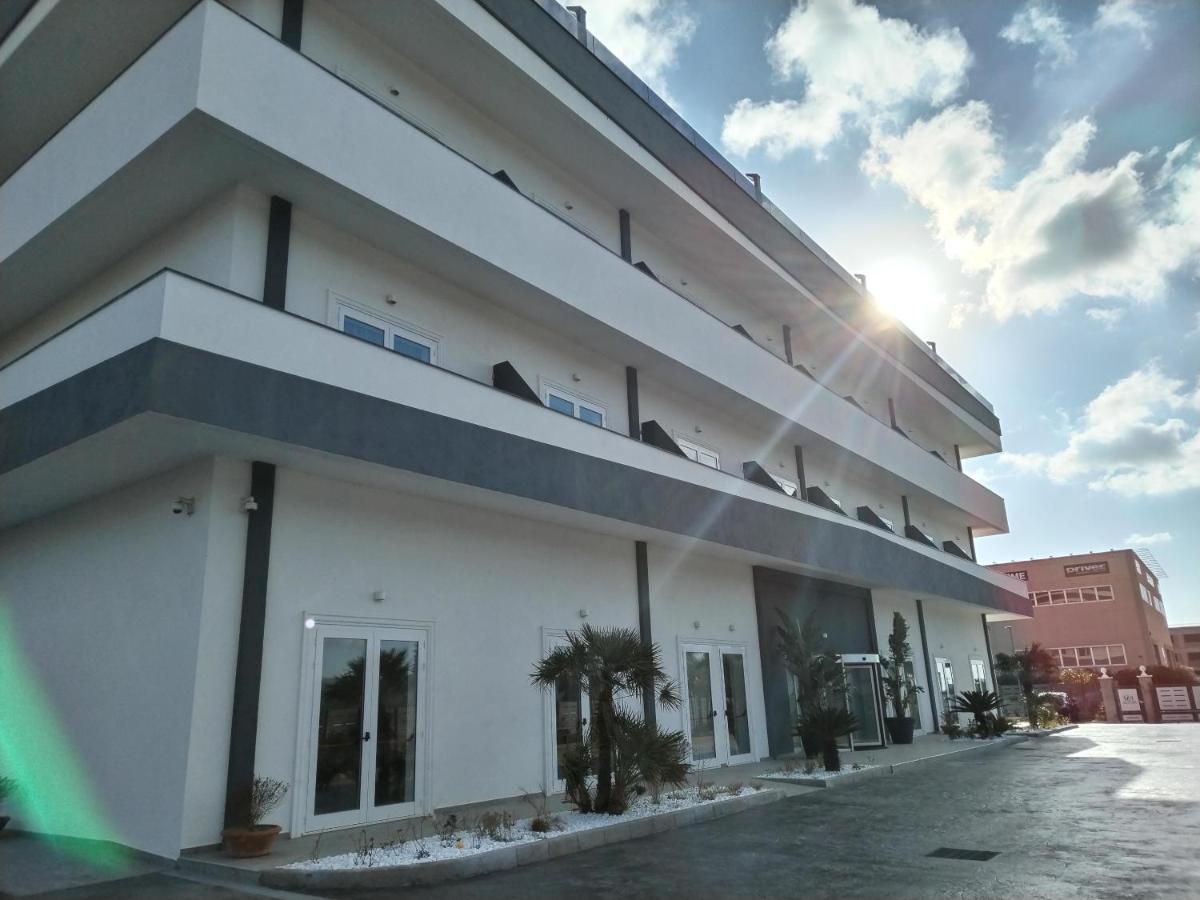 קטנזארו Pm Hotel מראה חיצוני תמונה