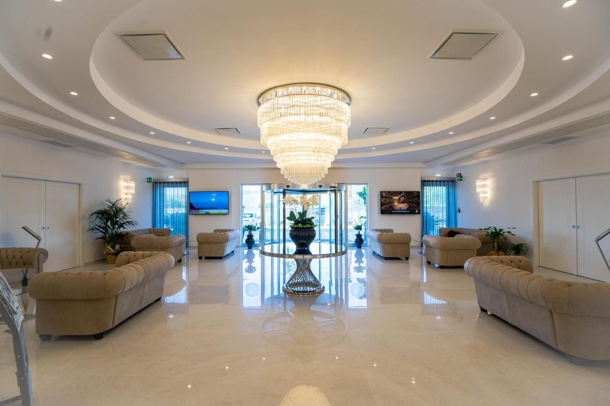 קטנזארו Pm Hotel מראה חיצוני תמונה