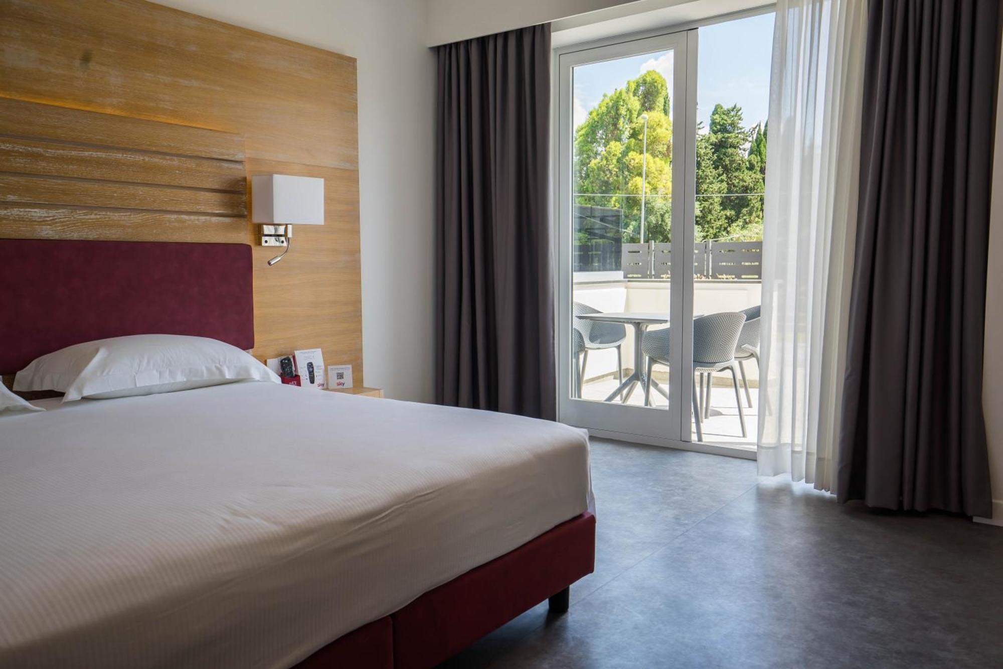 קטנזארו Pm Hotel מראה חיצוני תמונה