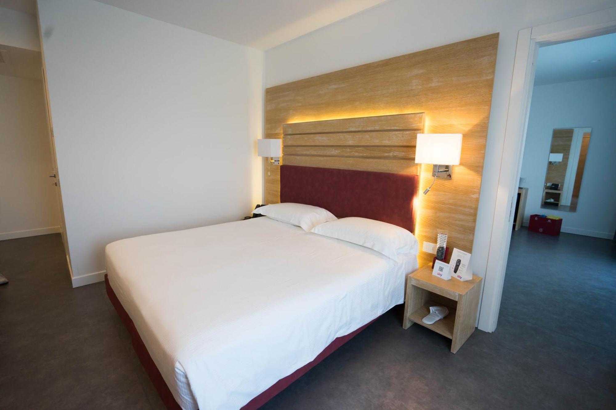 קטנזארו Pm Hotel מראה חיצוני תמונה